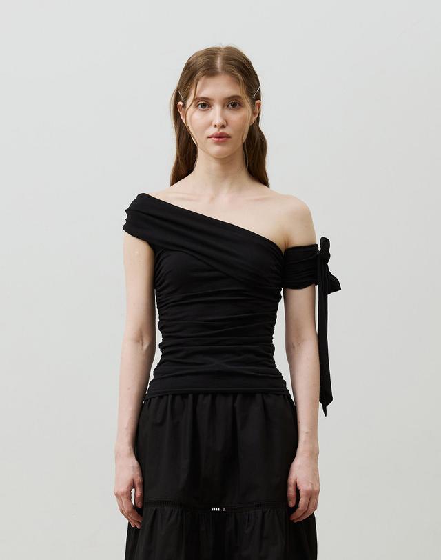 아리킴 RIA ONE-SHOULDER SHIRRING TOP / BLACK 블랙 착용컷
