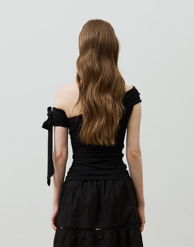 아리킴 RIA ONE-SHOULDER SHIRRING TOP / BLACK 블랙 착용컷