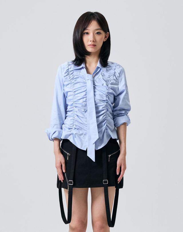 아리킴 ELISE TIE SHIRRING SHIRT / SKY BLUE 청록 착용컷