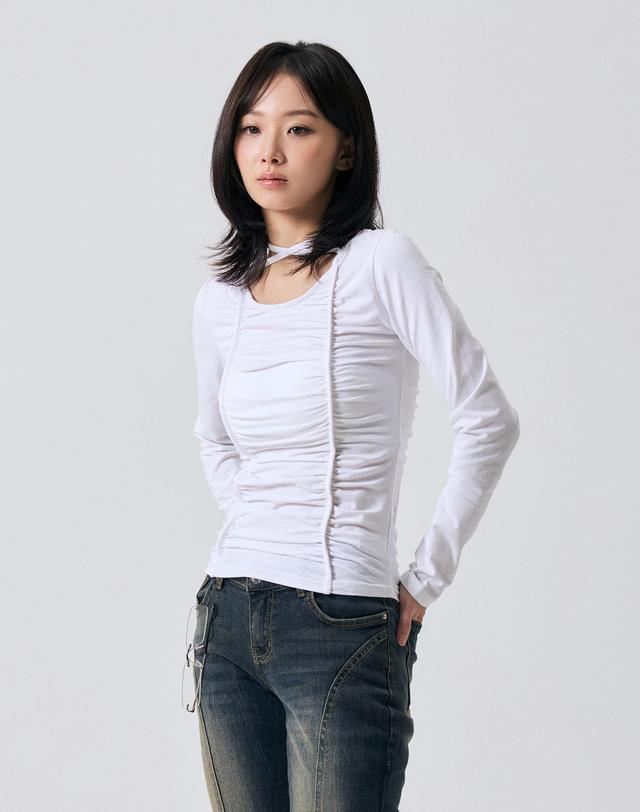 아리킴 LISE SHIRRING TOP / WHITE 화이트 착용컷