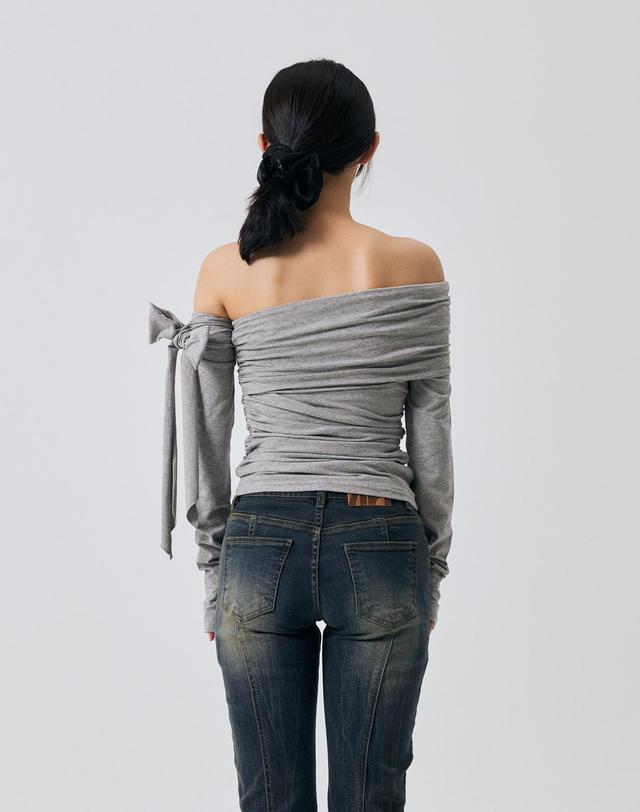 아리킴 RIEN ONE-SHOULDER SHIRRING TOP / MELANGE 그레이 착용컷