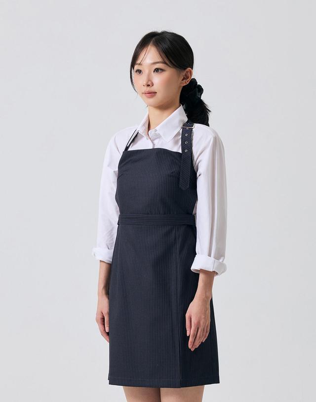 아리킴 ODE BUCKLE MINI DRESS / CHARCOAL 그레이 착용컷