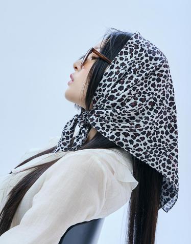 아이보리 레오퍼드 스카프 Lazy Leo Ivory