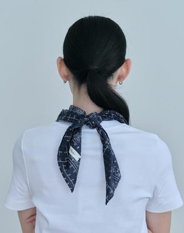 네이비 페이즐리 사각 스카프 Paisley Square 70
