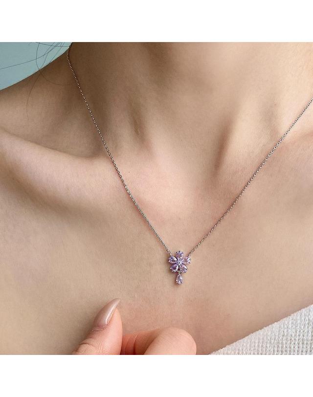 모노그래프 칼리아 목걸이 MGNL0394 Rhodium Plated (화이트골드+퍼플 큐빅) 착용컷