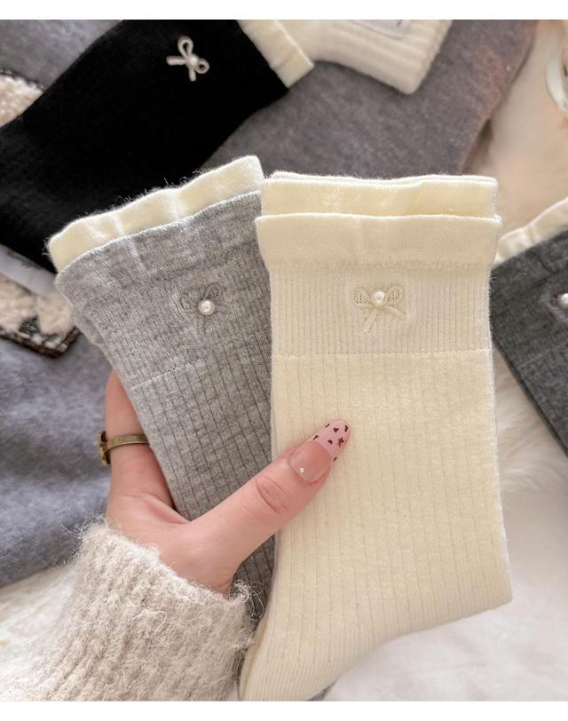 엔젤삭스 1324진주리본 울 여성 겨울 패션 보석 양말 wool socks 블랙 착용컷