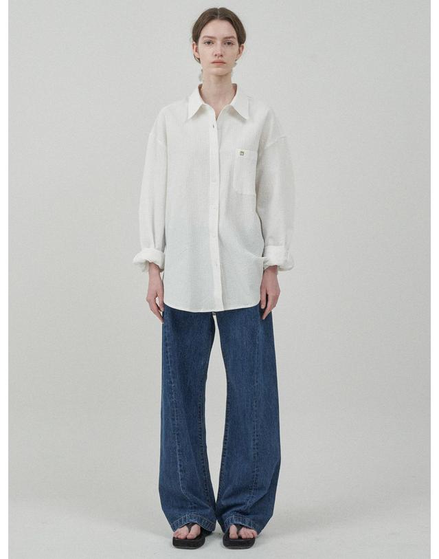 모트 엠보 베이직 박스셔츠-White 착용컷