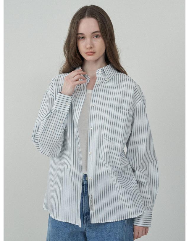 모트 버튼 다운 스트라이프 셔츠 -White 착용컷
