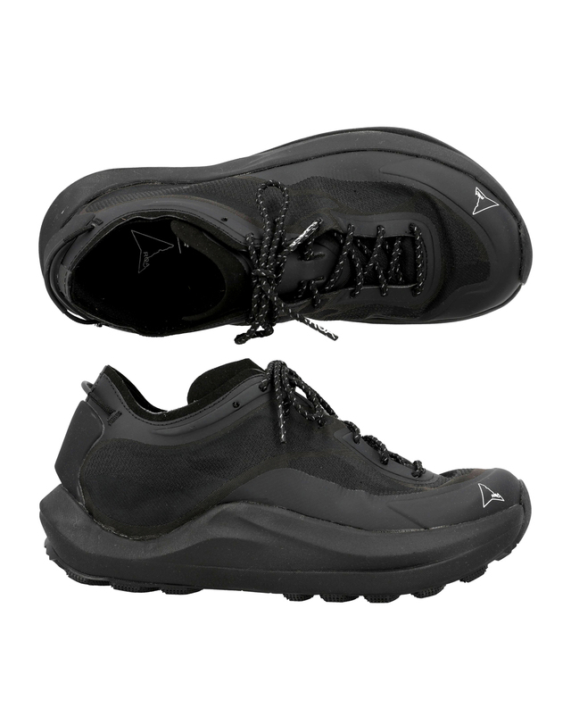로아 ROA NBUW121FA19 BLK0001 SELLA 셀라 스니커즈 착용컷