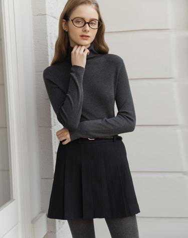 Merino wool turtleneck knitwear