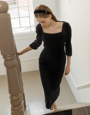Velvet Square midi Black Dress