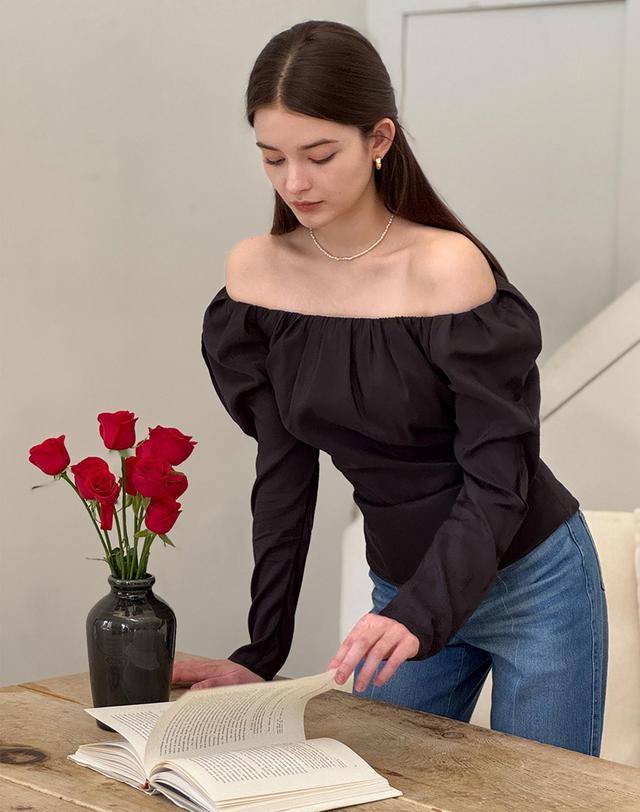 로트르드민 Lautre Miu Puff Black Blouse 착용컷