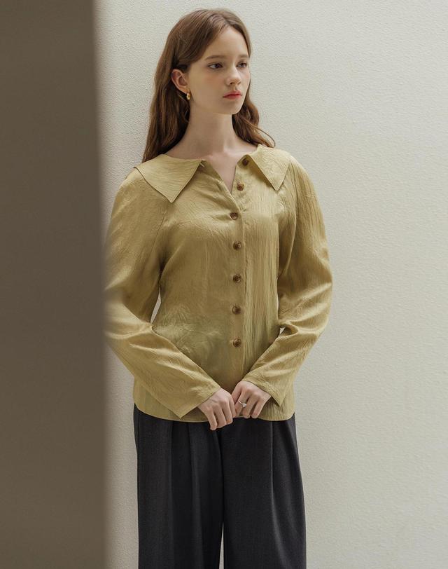 로트르드민 Haze Cowl Olivebeige Blouse 착용컷