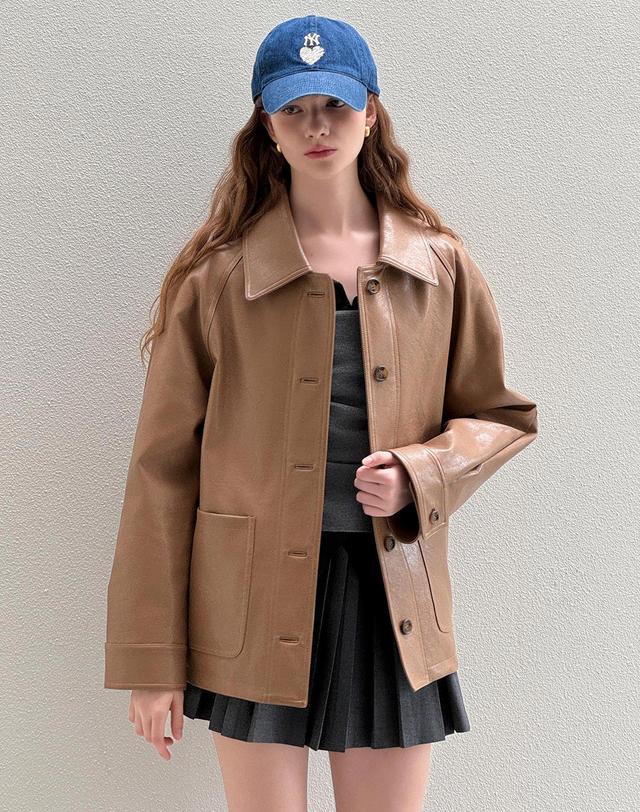로트르드민 Daze belted leather Brown jacket 착용컷