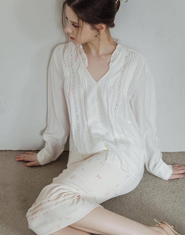 로트르드민 Athe lace Blouse 착용컷