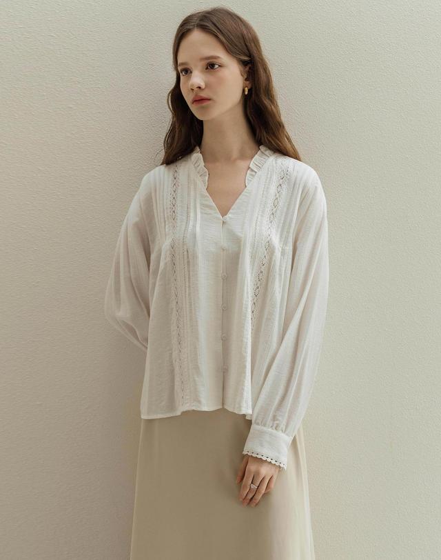 로트르드민 Athe lace Blouse 착용컷