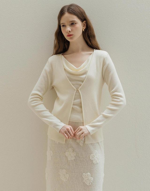 로트르드민 Cowl buckle Ivory knit 착용컷