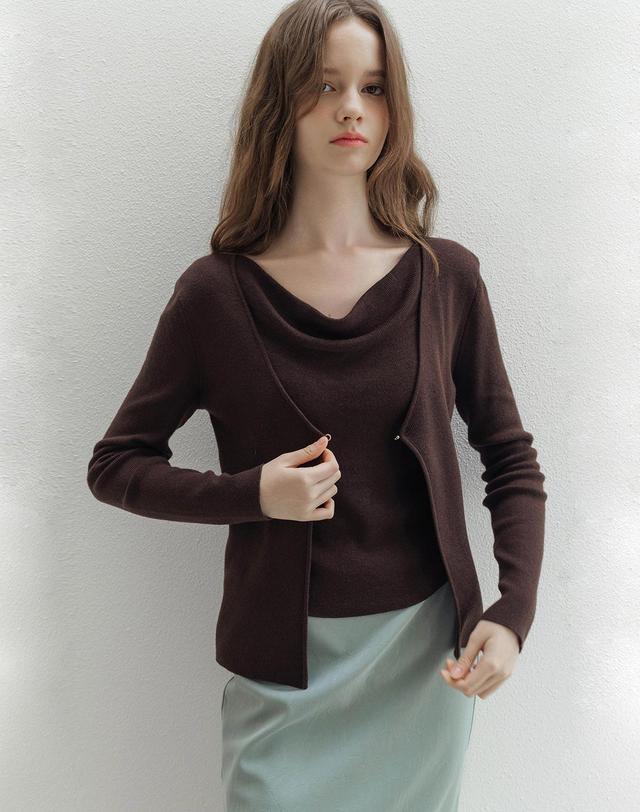 로트르드민 Cowl buckle Brown knit 착용컷