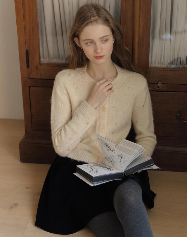 로트르드민 Bijou Mohair Butter Cardigan 착용컷