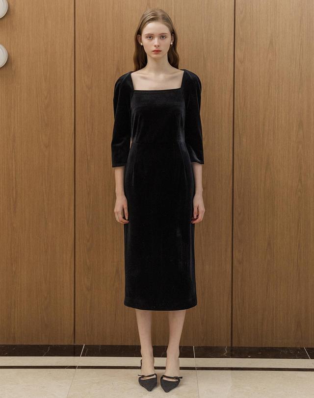 로트르드민 Velvet Square midi Black Dress 착용컷