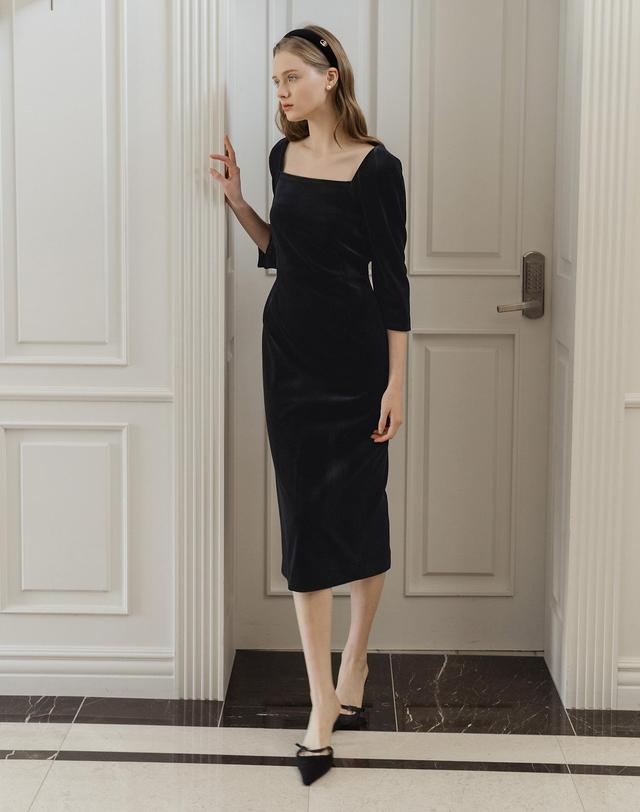 로트르드민 Velvet Square midi Black Dress 착용컷