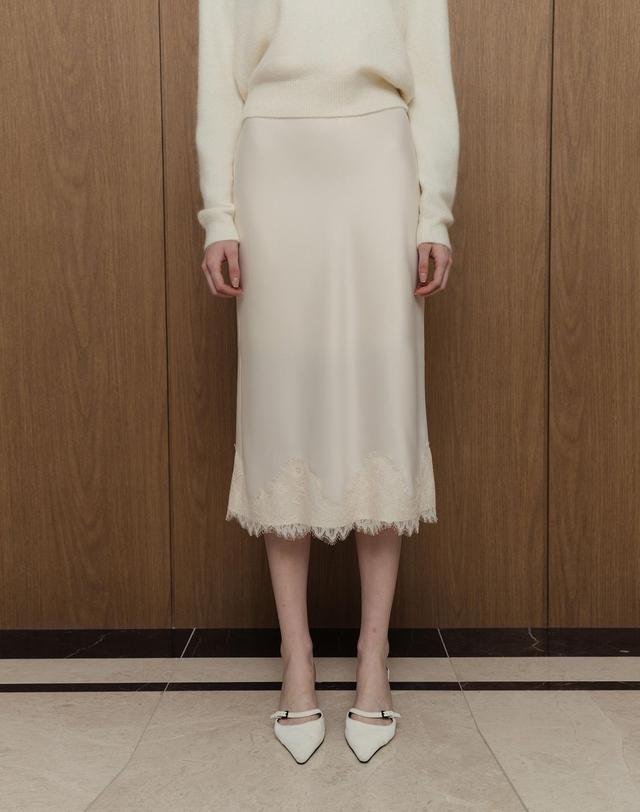 로트르드민 Lautre Lace Satin flare skirt 착용컷