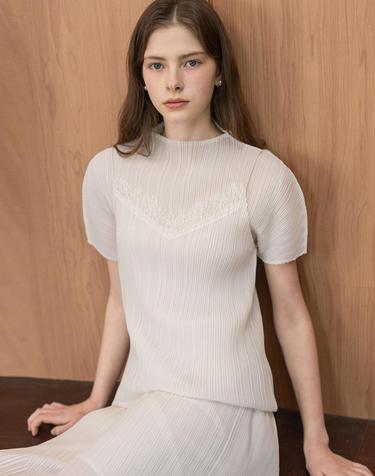 Pleated lace Top