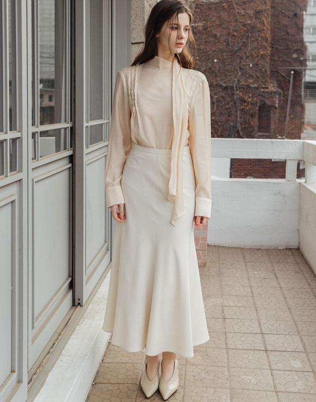 로트르드민 Muse Flared Skirt 착용컷