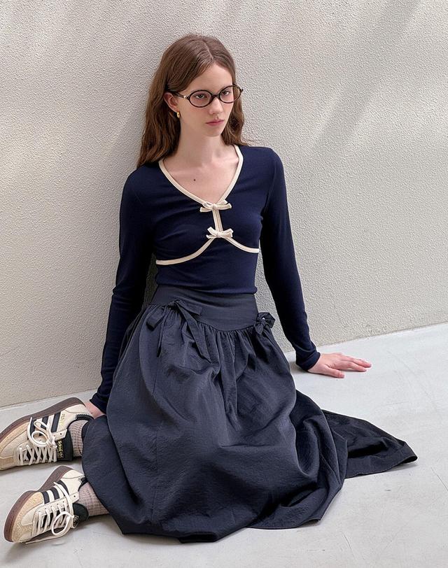 로트르드민 Shirring Ribbon Navy skirt 착용컷