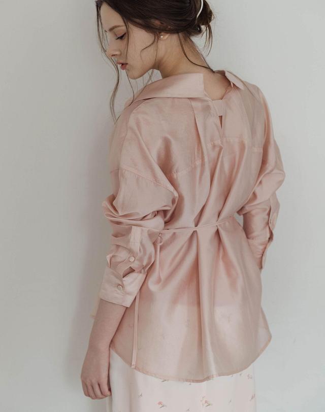 로트르드민 NEW Jadin Sheer Pink Shirts 착용컷