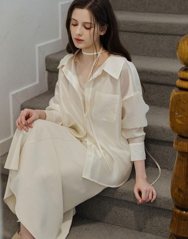 로트르드민 NEW Jadin Sheer Ivory Shirts 착용컷