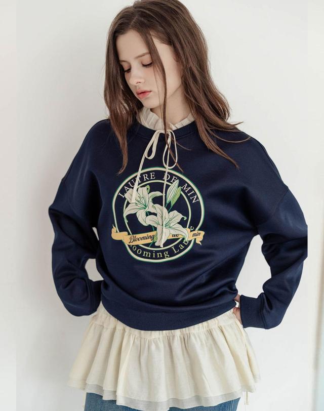 로트르드민 Lautre Lily sweatshirts 네이비 착용컷