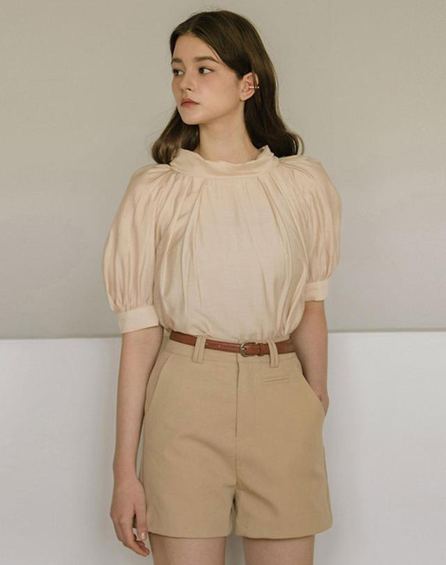 로트르드민 Pocket beige shorts 착용컷