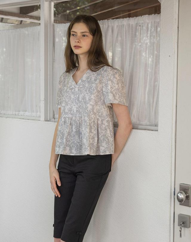 로트르드민 Lautre Ette Ribbon Print blouse 피치 착용컷