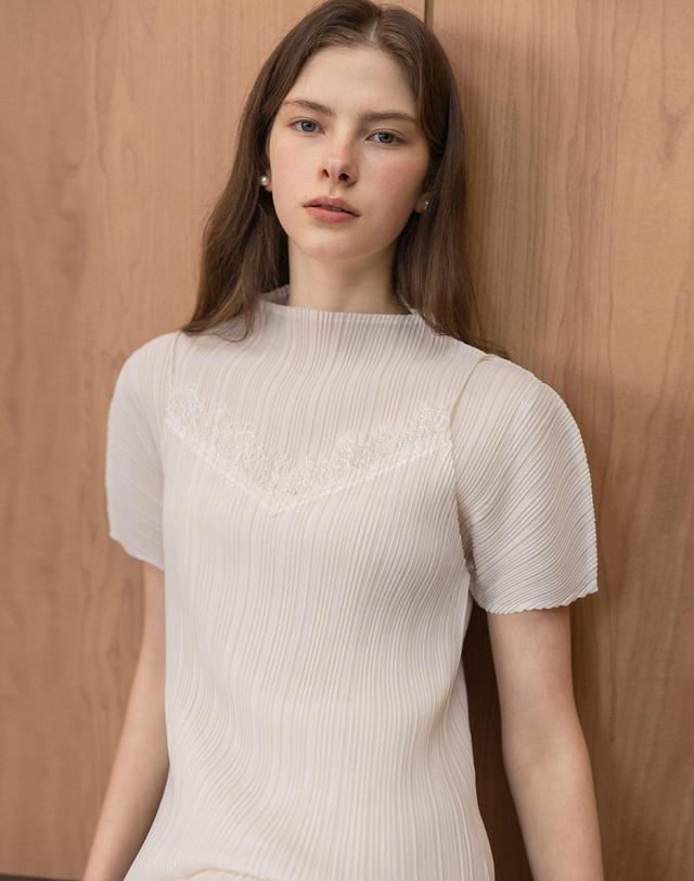 로트르드민 Pleated lace Top 착용컷