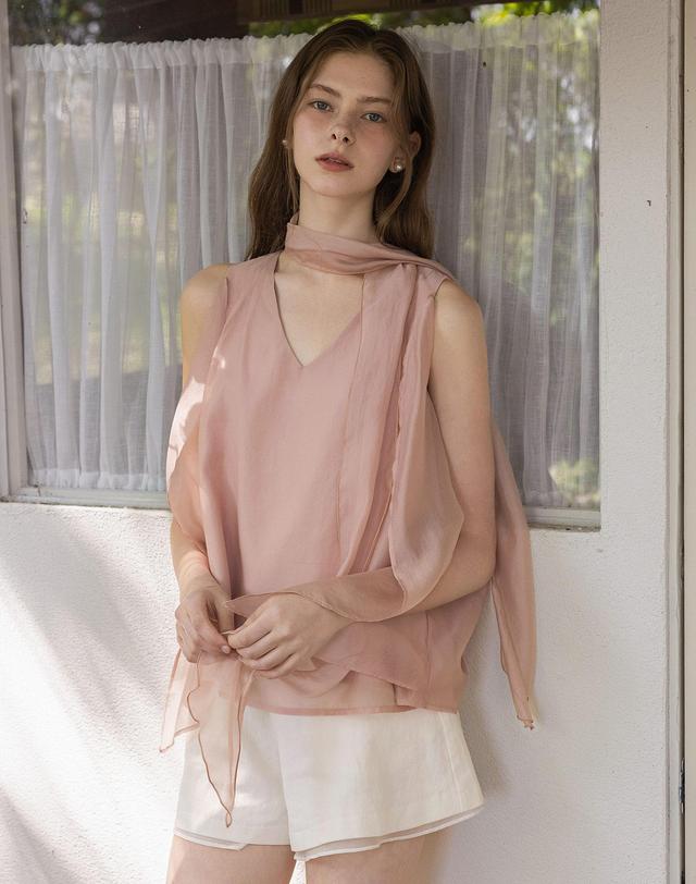 로트르드민 Tilda tied Pink Blouse 피치 착용컷