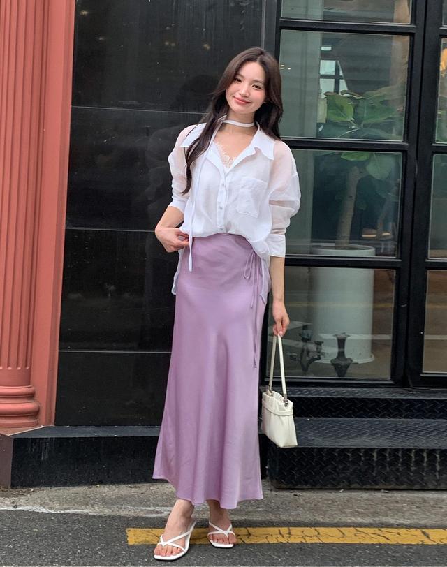 로트르드민 Strap Lavender Satin flare skirt 착용컷
