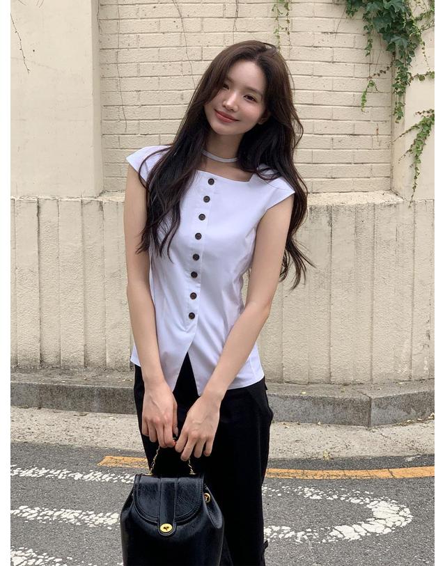 로트르드민 Cap White Blouse 착용컷
