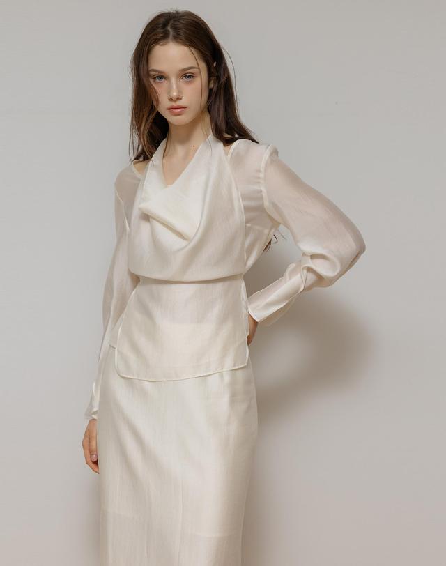 로트르드민 Halter Layered Sheer Ivory Blouse 착용컷