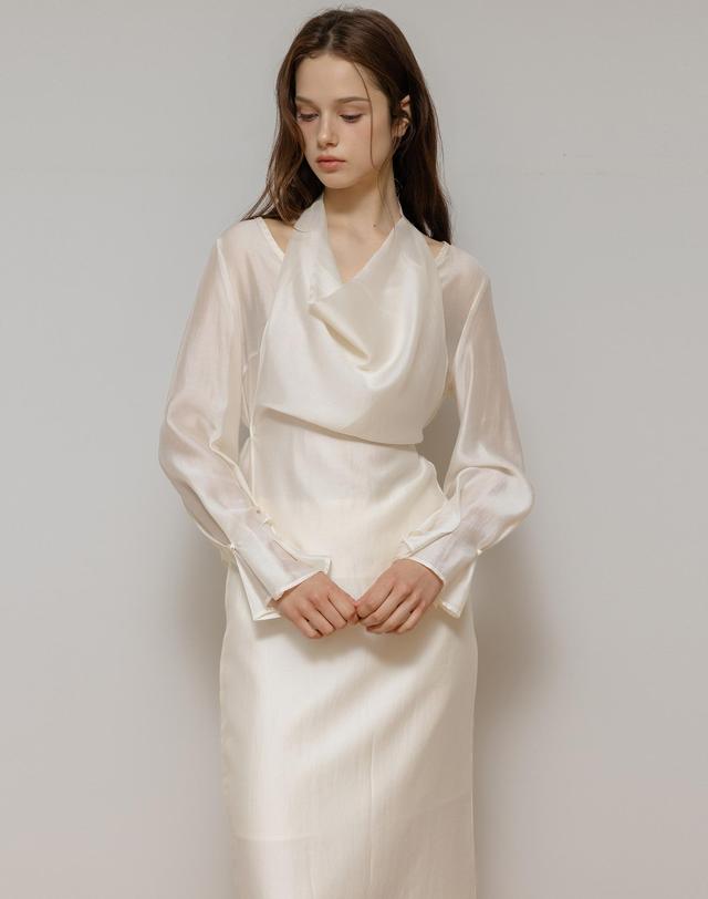 로트르드민 Halter Layered Sheer Ivory Blouse 착용컷