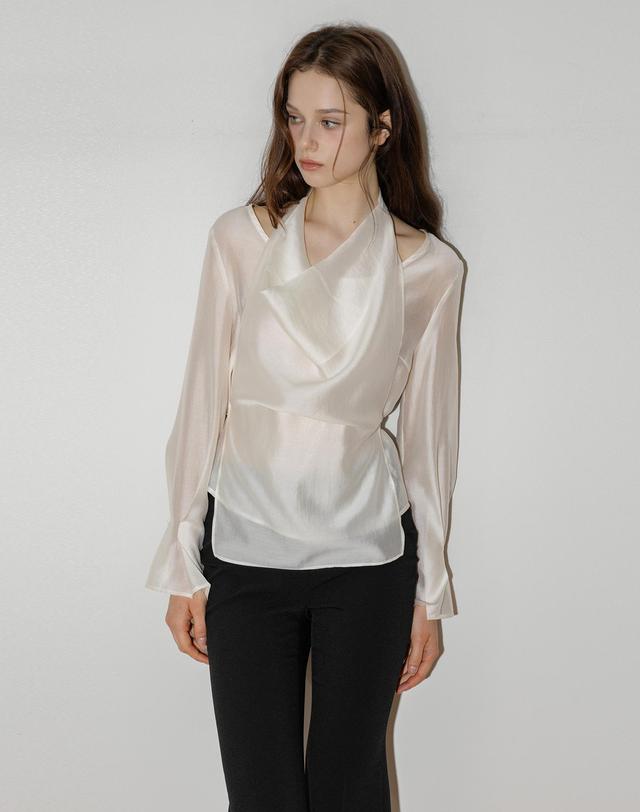 로트르드민 Halter Layered Sheer Ivory Blouse 착용컷