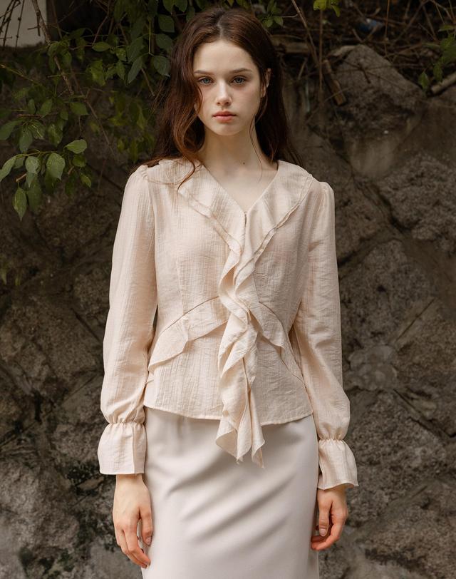로트르드민 Drape Ruffle Pink Blouse 착용컷