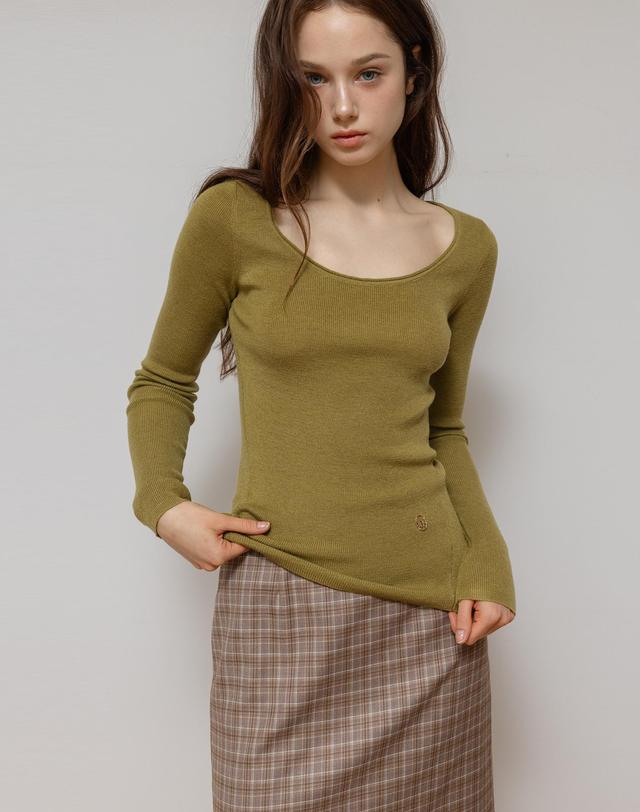 로트르드민 U neck knit 그린 착용컷