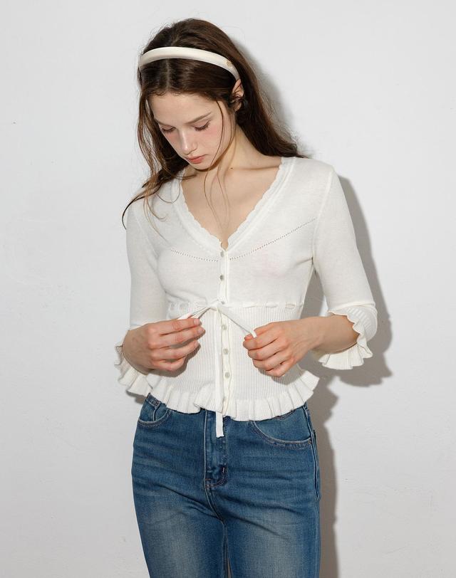 로트르드민 Mellow Frill Cardigan 아이보리 착용컷
