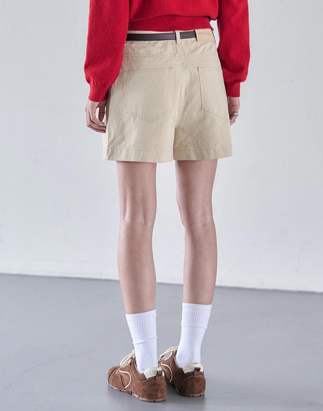 데케트 우먼 2Pleats Shorts DCWPT016Beige 착용컷