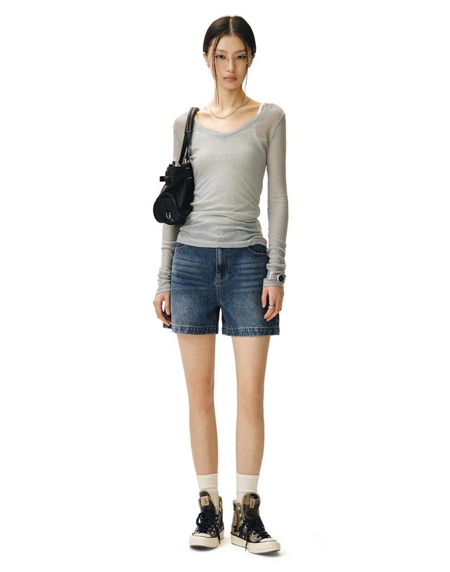 데케트 우먼 Signature Denim Shorts DCWPT007BlueB 착용컷