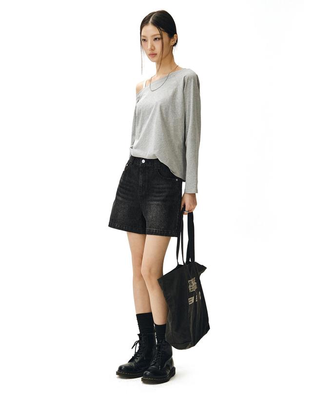 데케트 우먼 Signature Denim Shorts DCWPT007BlackB 착용컷