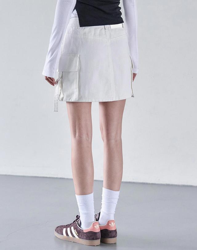 데케트 우먼 Cargo Mini Skirt DCSK004Ivory 착용컷