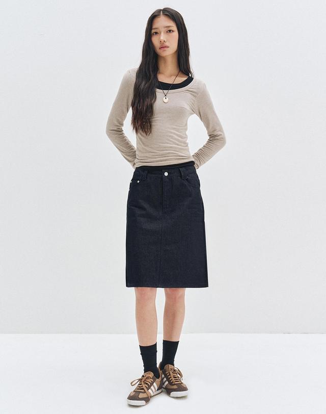 데케트 우먼 Signature Midi Skirt DCSK002CPINDIGO 착용컷