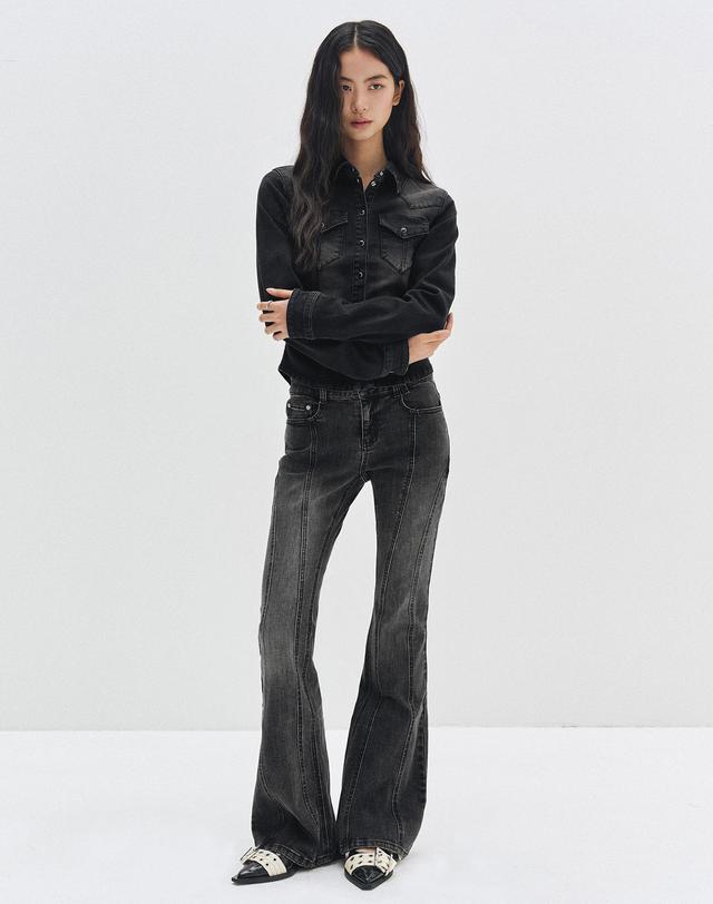 데케트 우먼 Curved Slim Low Rise Flared Jeans DCWPT011BLACK 착용컷